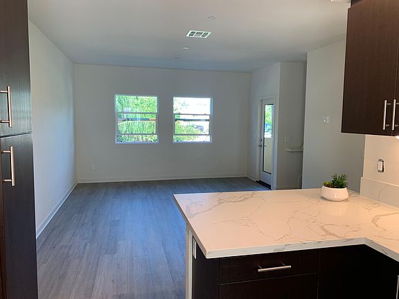 Kitchen /living room