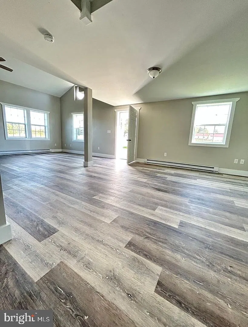 1 bed, 1.0 bath, 1100 sqft, $1,850 — Photo 2