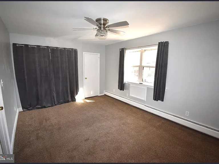 304 Garnet Dr — Photo 3