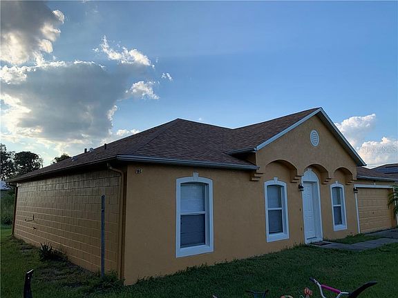 3rd image of 157 Aurelia Ct
