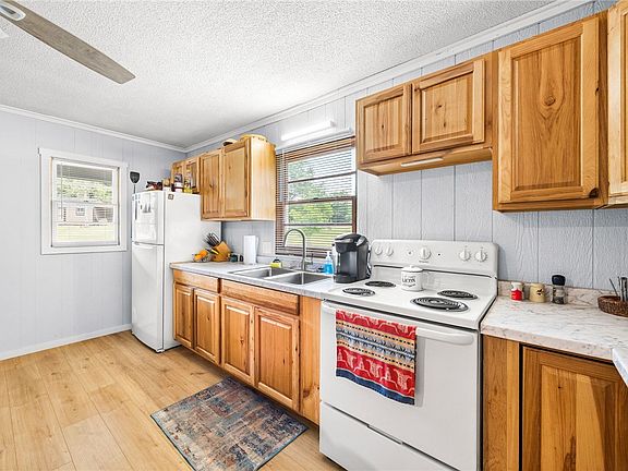 5th image of 109 Wilton E Hall Rd