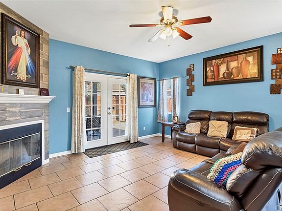 4th image of 3827 Rushmore Ct