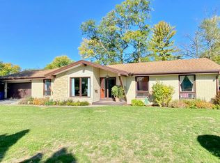 1423 Flower Walk, Dixon, IL 61021