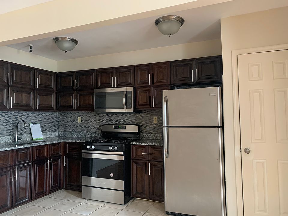 1st image of 90-25 Parsons Blvd #37