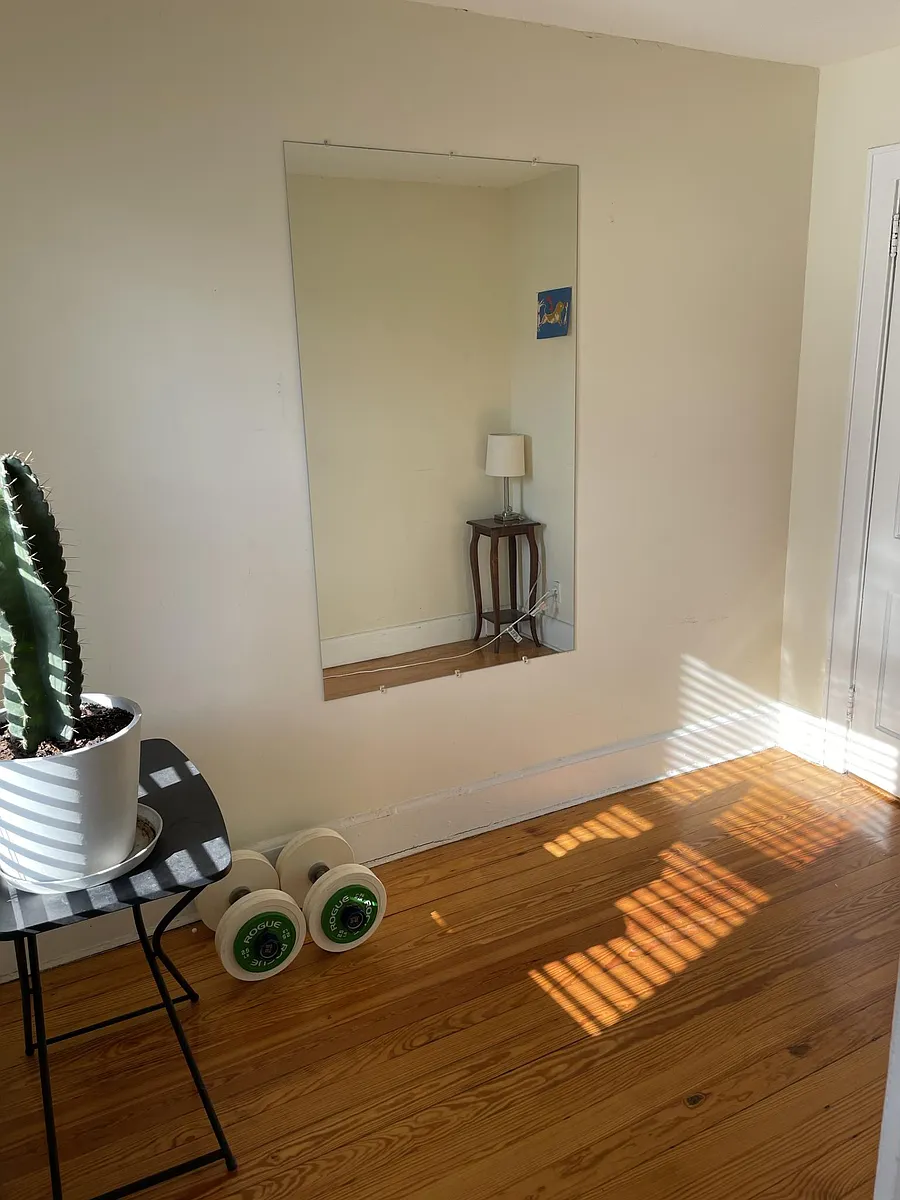 Building Photo - 214 5th St #3