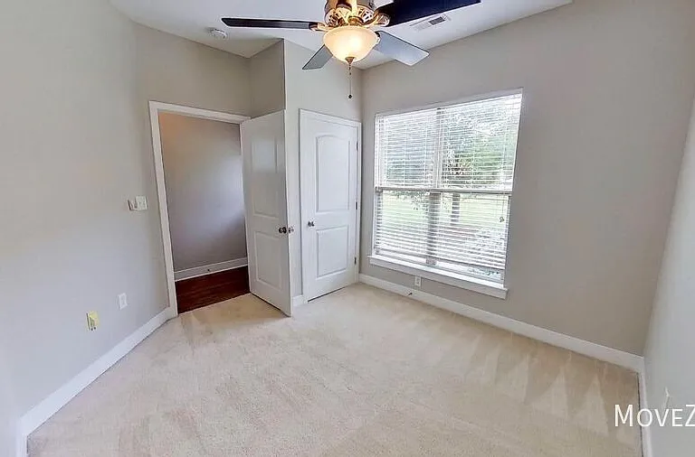 827 Seigle Point Dr — Photo 25