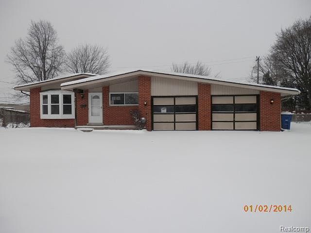 1st image of 34850 Hiveley St