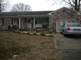 42 Whites Ln, Newport News, VA 23606