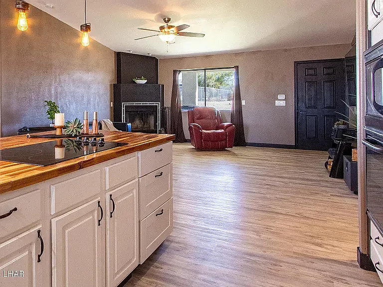 1629 Topaz Dr — Photo 7