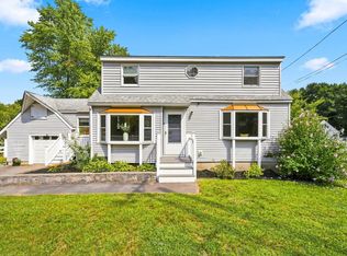 1251 Shawsheen St, Tewksbury, MA 01876