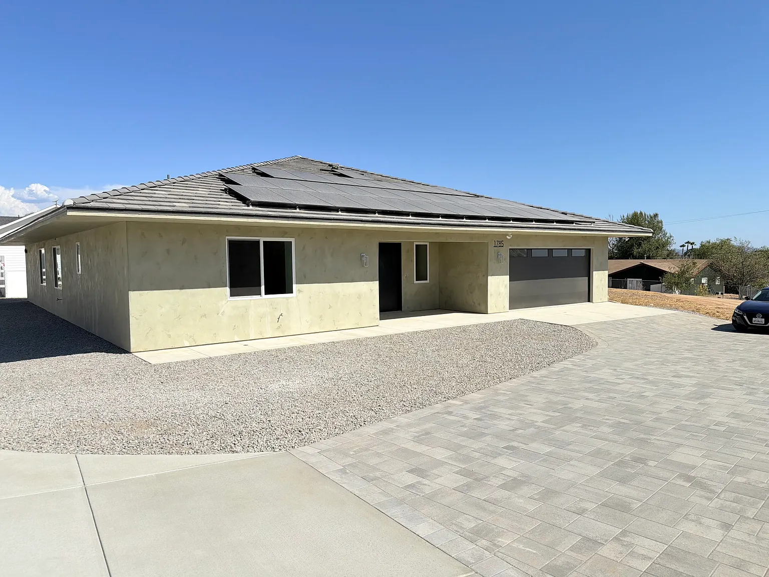 3 bed, 2.5 bath, 2300 sqft, $4,500 — Photo 1