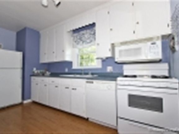 3rd image of 2040 Thilenius St
