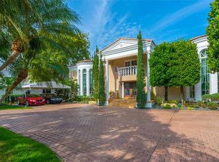 612 Oleander Dr, Hallandale Beach, FL 33009