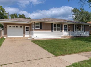 1317 Saint Julian St, Pekin, IL 61554