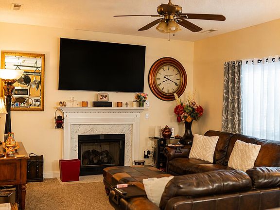4th image of 131 Willowbend Ln
