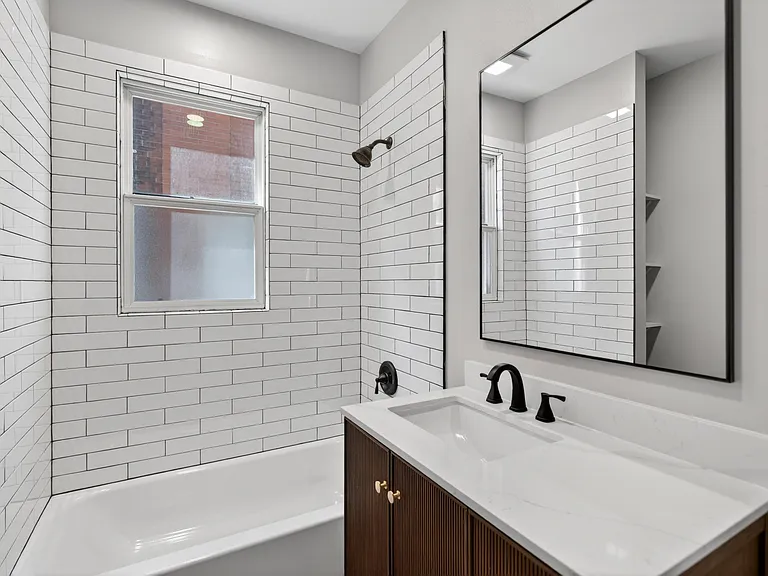 2621 N Humboldt Blvd — Photo 3