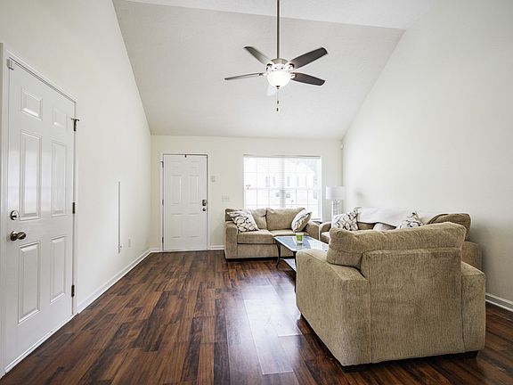 5th image of 408 Niagra Ln