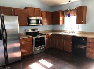 164 Creekside Dr, Mocksville, NC 27028