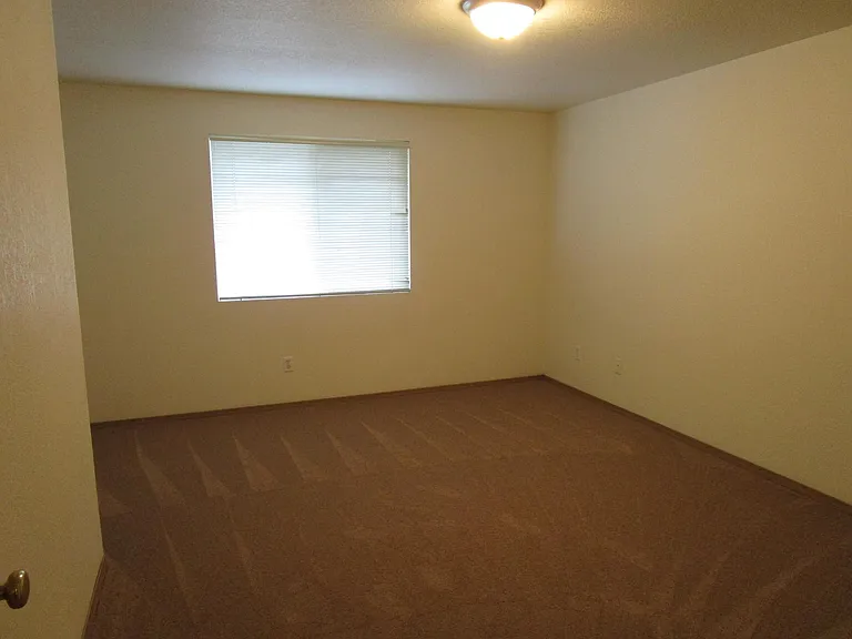 1116 Golf Club Rd SE — Photo 3