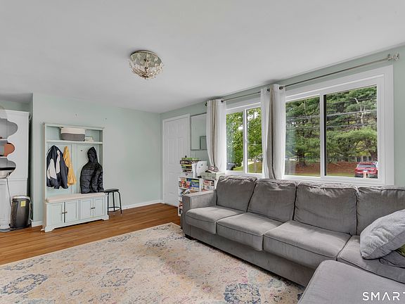 3rd image of 86 Mansfield City Road