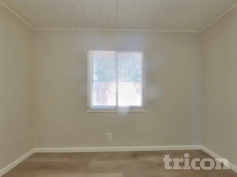 1475 Knights Row — Photo 11