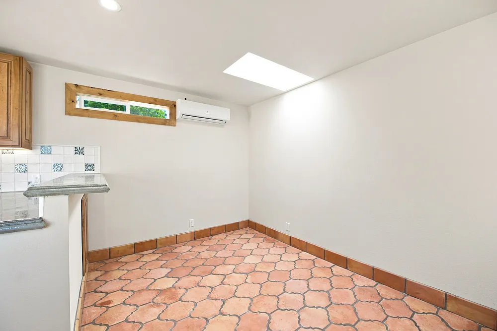Studio, 1.5 bath, 350 sqft, $1,995 — Photo 3