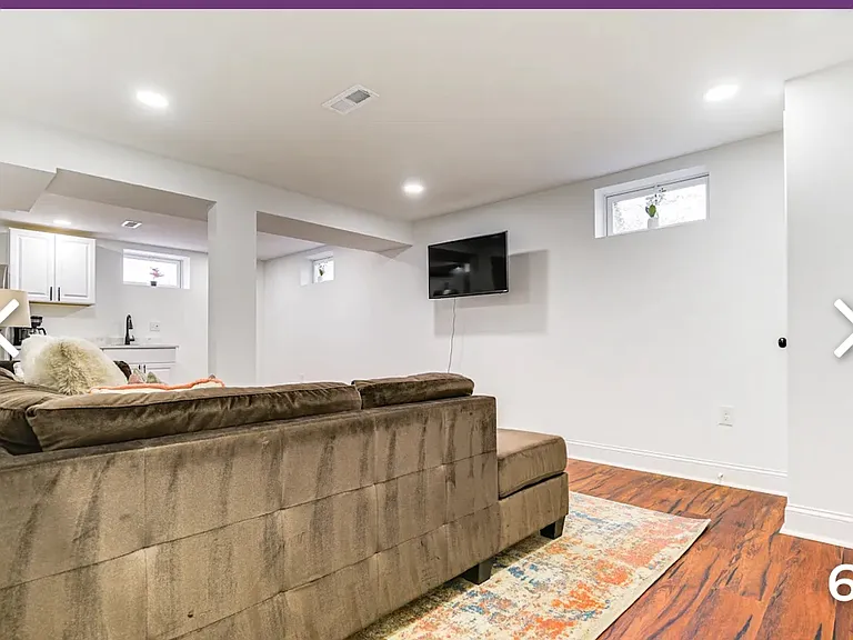 304 Camrose Ave #B — Photo 10