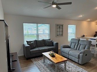 5th image of 7546 Hinde Pl