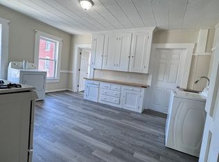 127 Orange St APT 3, Manchester, NH 03104