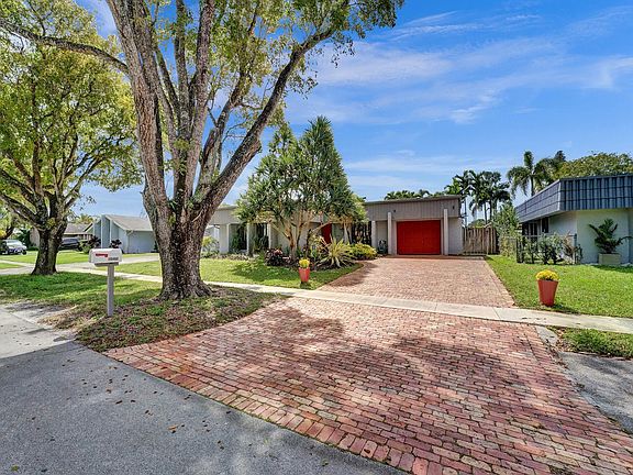 3rd image of 10480 SW 51st Street