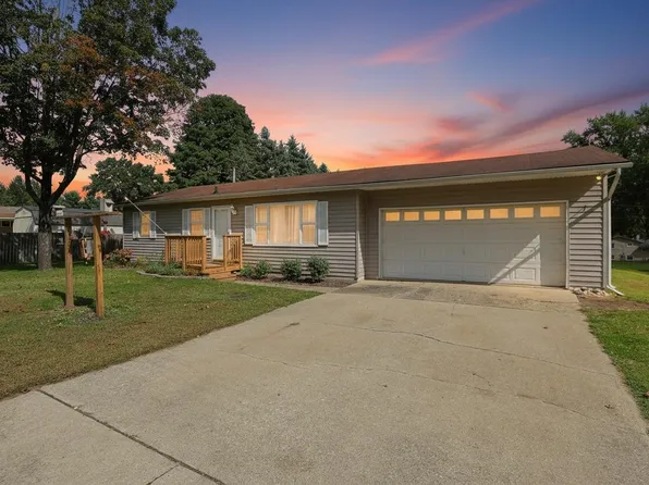 1319 Cedarhurst Rd, Niles, MI 49120