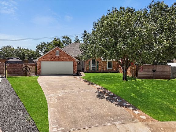 3rd image of 506 Wild Springs Dr