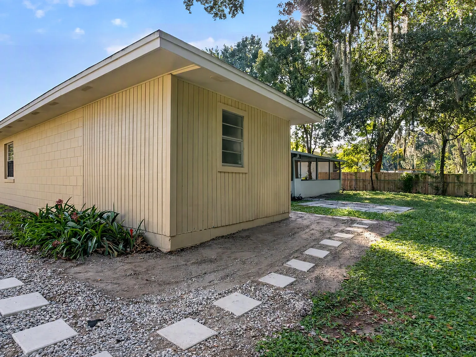 1 bed, $1,095 — Photo 2