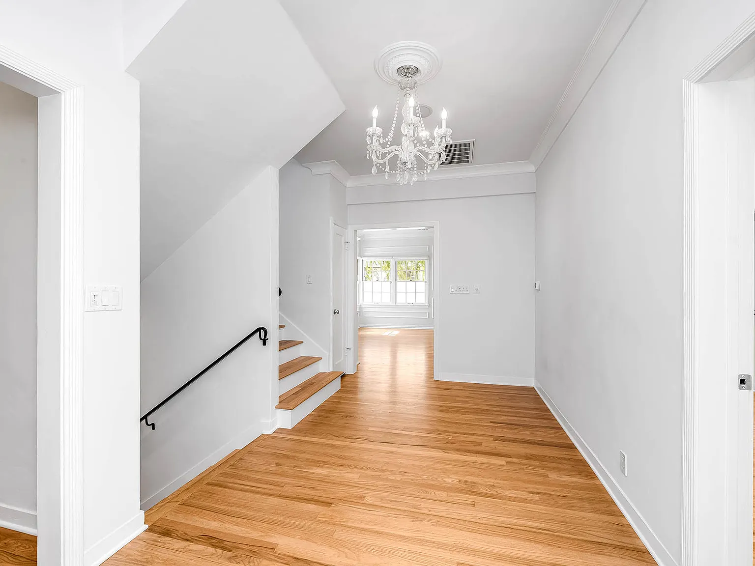 3 bed, 2.5 bath, 2700 sqft, $6,995 — Photo 4