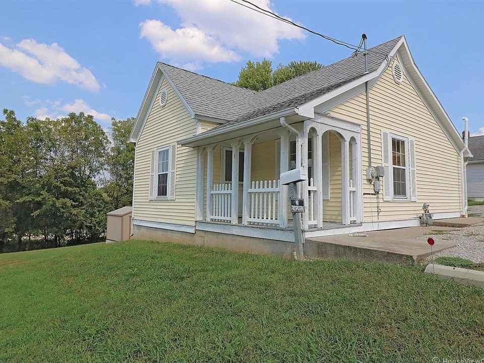 1st image of 502 White Oak St