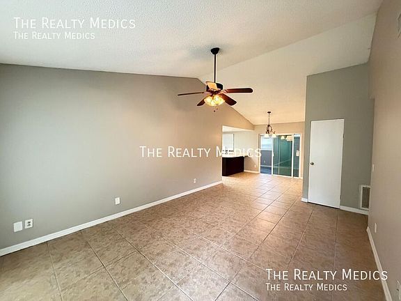 4th image of 1663 Palm Leaf Dr