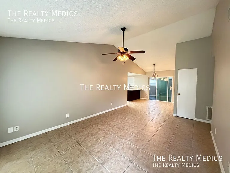 1663 Palm Leaf Dr — Photo 4