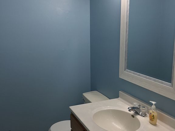 5th image of 1310 S Woodlawn Ave