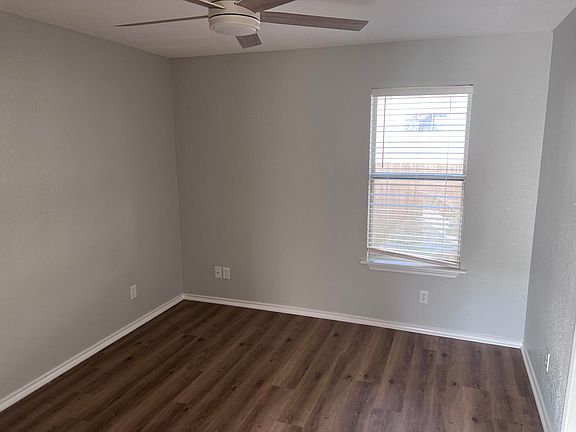 5th image of 810 W 18th St