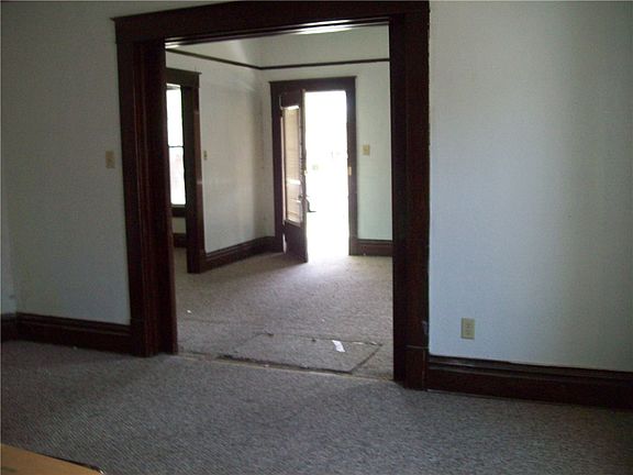 2nd image of 221 N Greenwood Ave