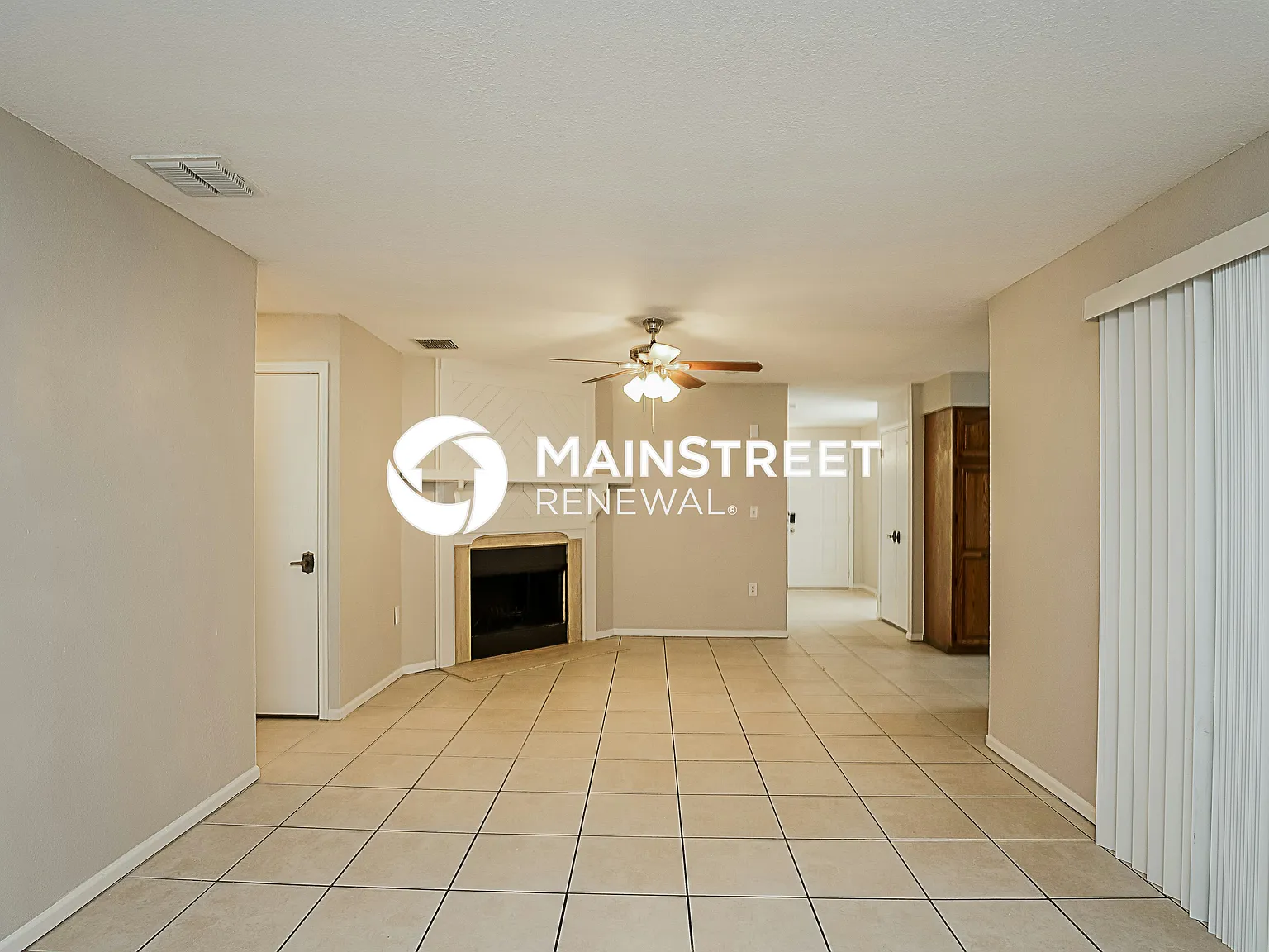 3031 Dillman Dr — Photo 2