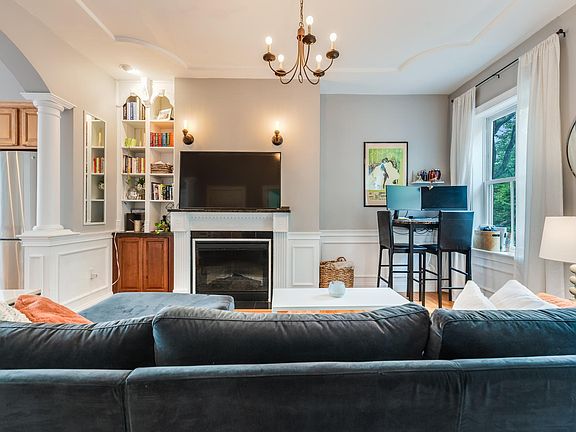 4th image of 57 Baldwin St #2