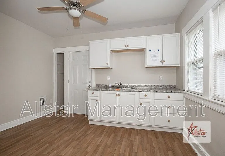 11602 Tuscora Ave #UP — Photo 24