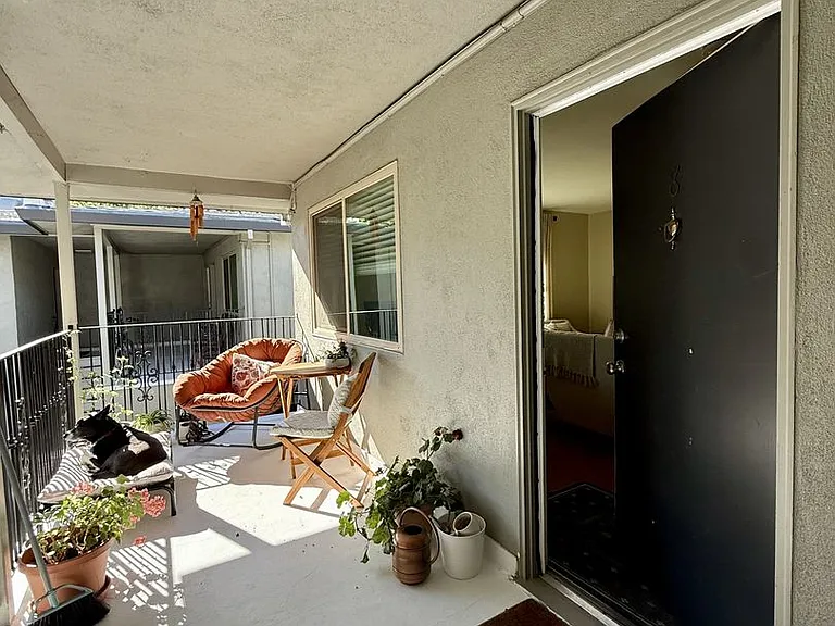 2210 T St — Photo 18