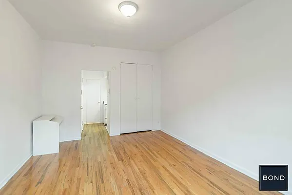 Rented by Bond New York | media 15