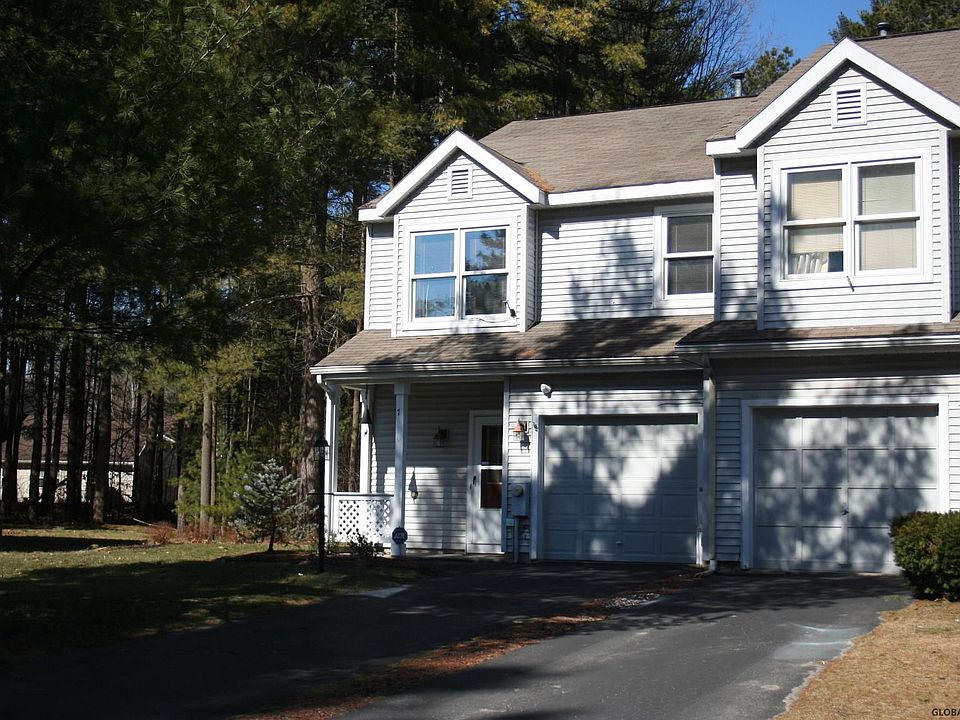 1st image of 7 Tiffany Ln