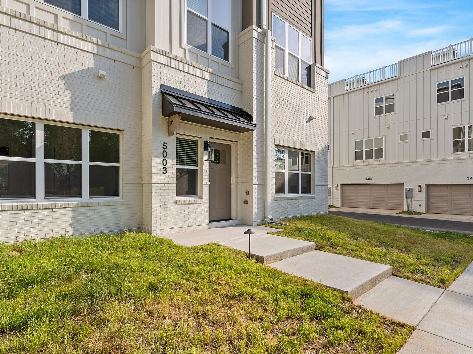 4 bed, 2406 sqft, $4,000 — Photo 2