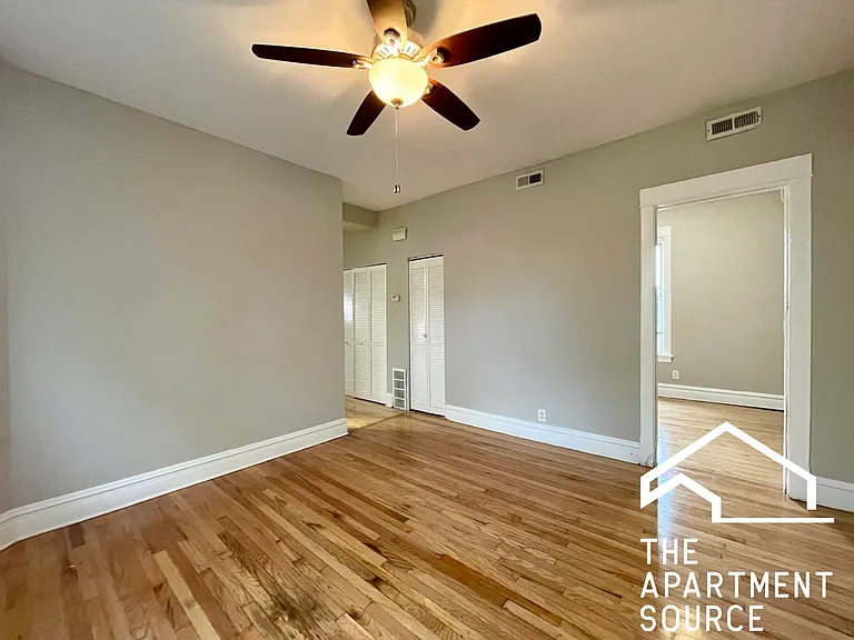 2515 N Kilbourn Ave #1R — Photo 5