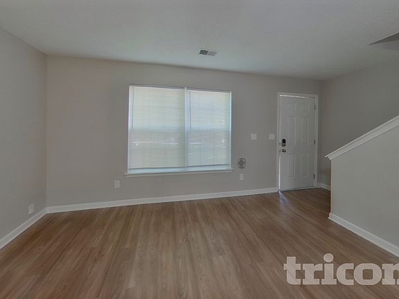 2nd image of 121 Eagle Pointe Dr