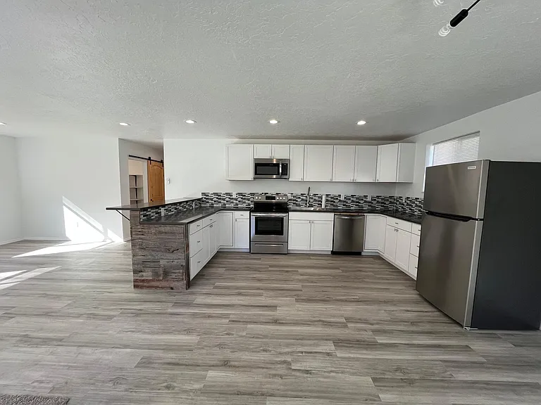 7276 Highway 291 — Photo 3